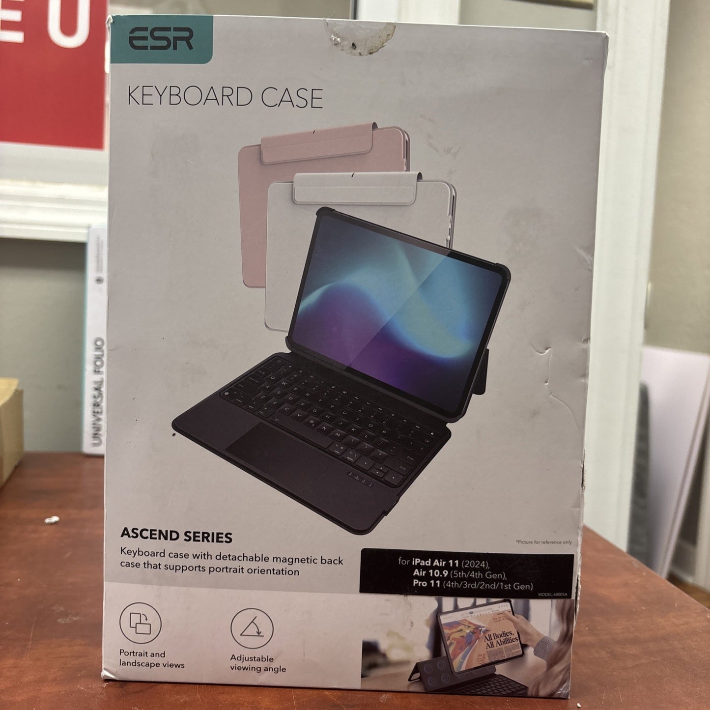 Esr iPad Pro 11” Ascend Keyboard Case